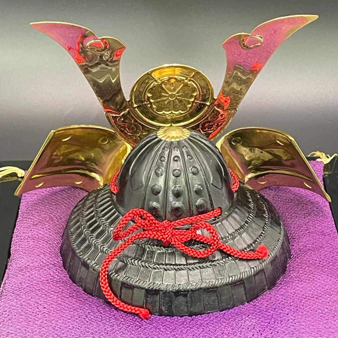 戦国武将兜 織田信長公 出世兜 飾台 盃 セット ミニ兜 金色兜 黒兜 赤