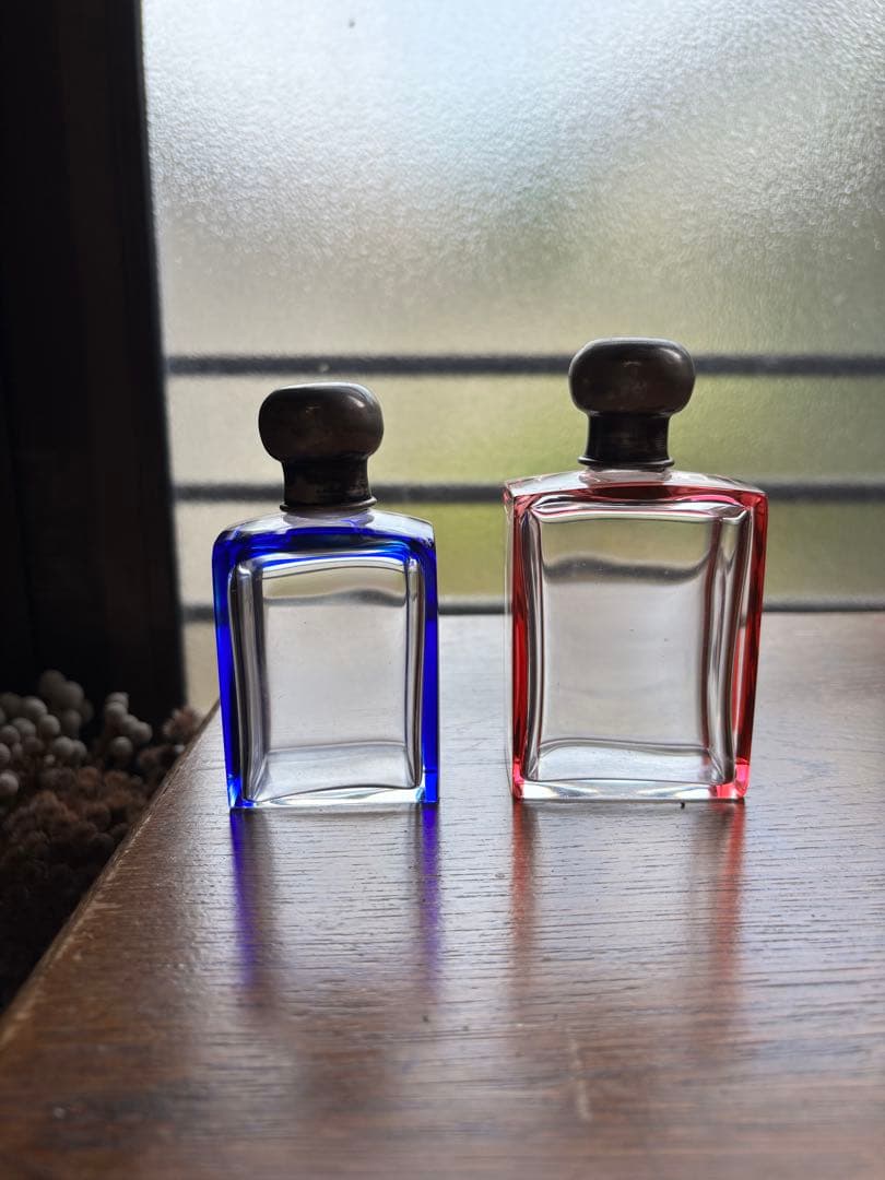 フランス アンティーク ガラス香水瓶 2点セット ブルー&レッド エッチング