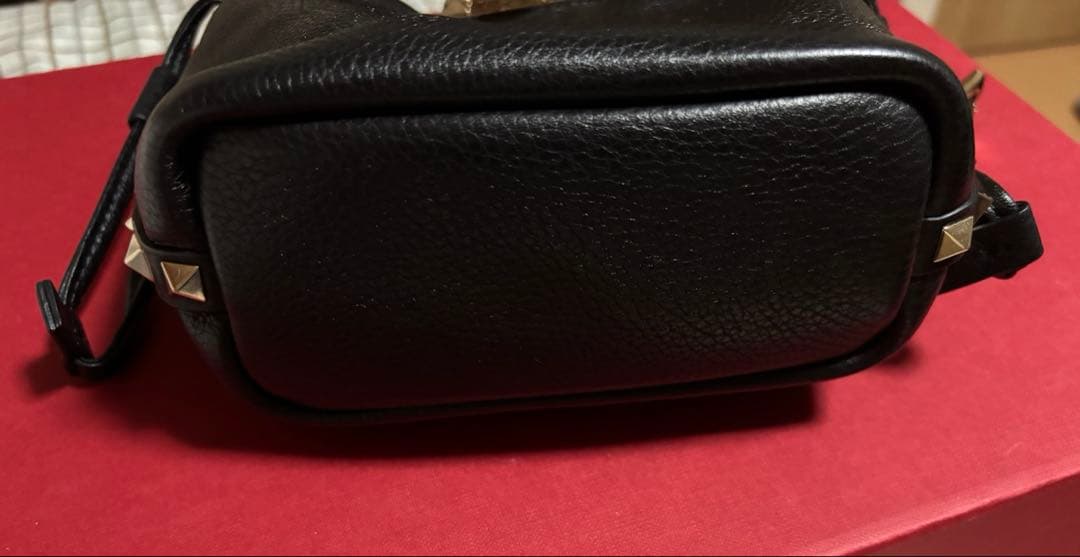 VALENTINO 黒 レザー ショルダーバッグ　ヴァレンティノ