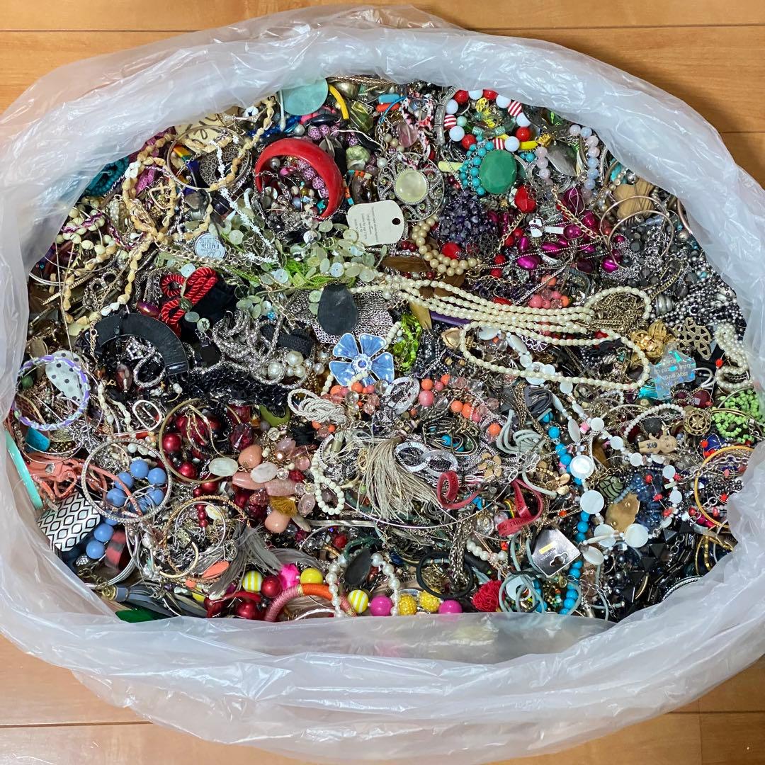 大量まとめ売り　ジャンク　未選別　アクセサリー色々③　約11.3㎏　ネックレス他