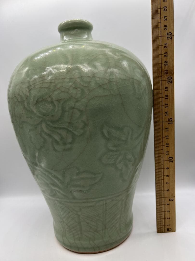 宋時代 龍泉窯 梅子青 青磁 刻牡丹花文大梅瓶 花入 花瓶