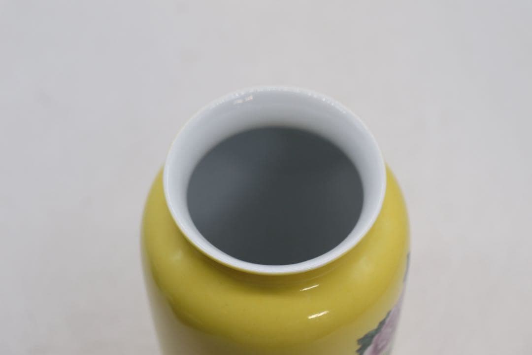 中国 粉彩牡丹胡蝶紋瓶 慎徳堂製 送料込み251030