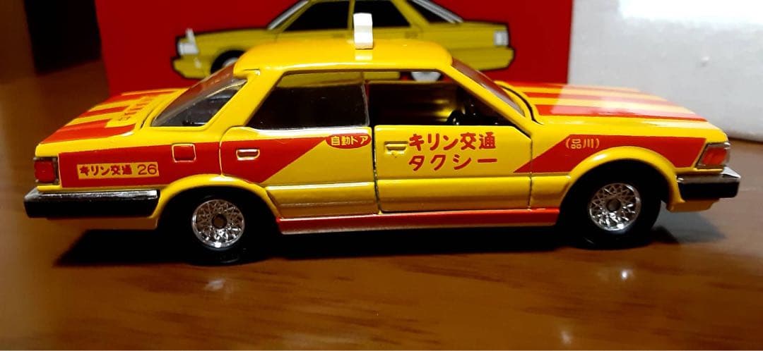 トミカ　ダンディ　 日産　グロリア　タクシー　DJ-014 1/43