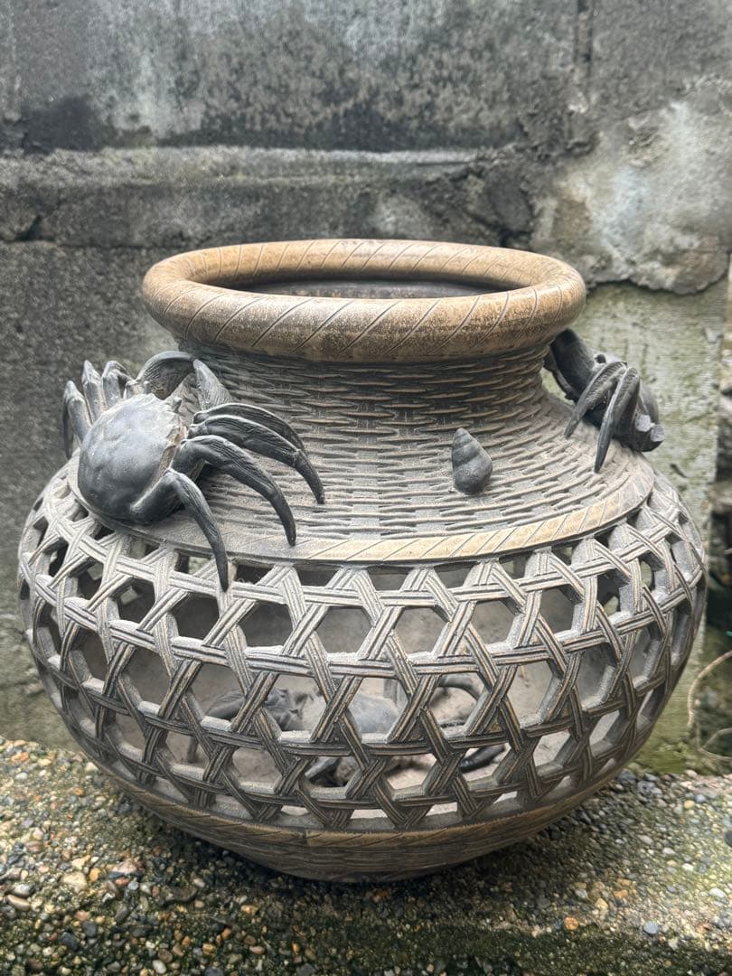 ‼️最後の値段‼️激安します‼️4/16①‼️唐物買取‼️名前有り‼️白泥製の透かしの花瓶‼️ 最後の値段‼️激安します‼️4/16①‼️唐物買取‼️名前