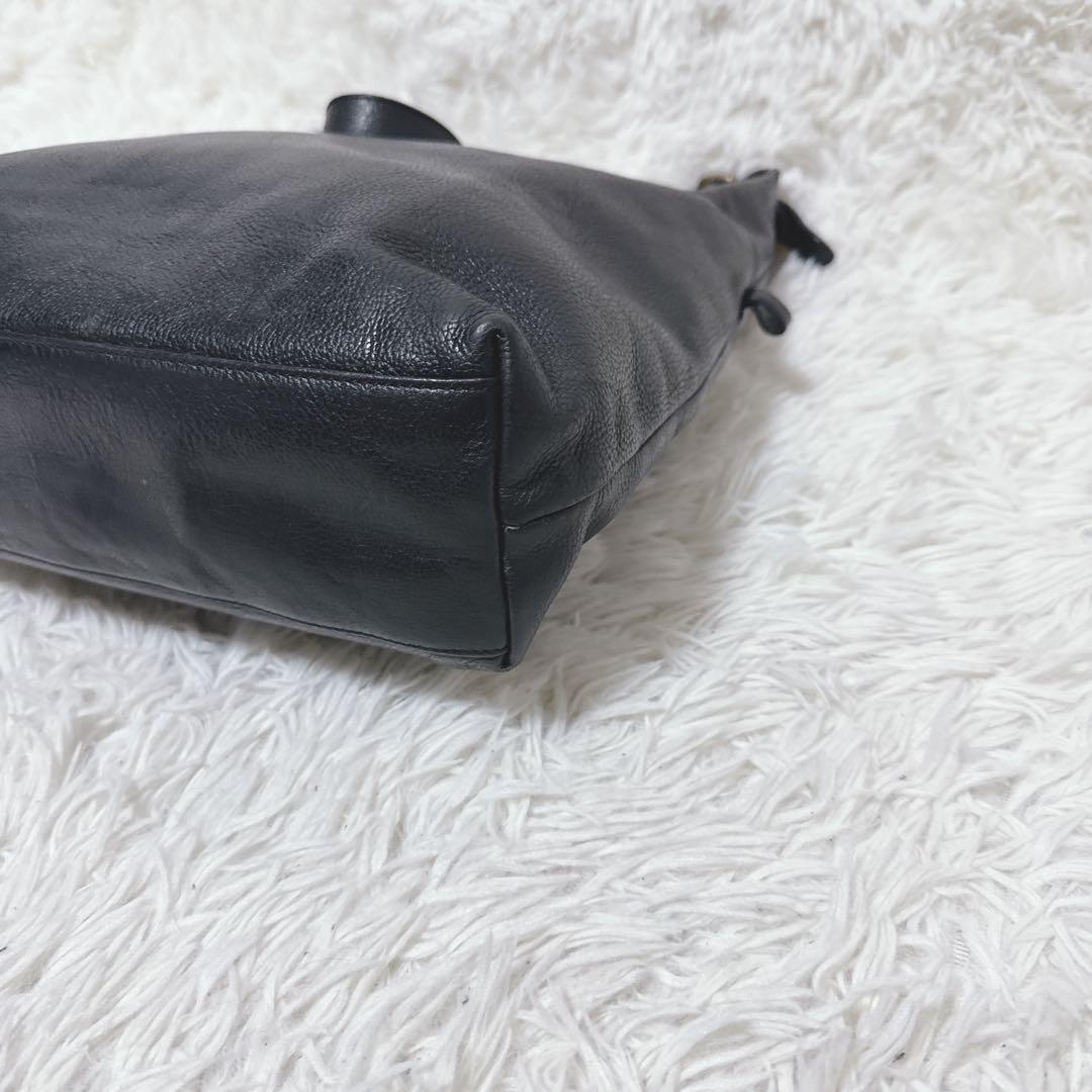 IL BISONTE イルビゾンテ　ハーフムーン　ショルダーバッグ　ブラック