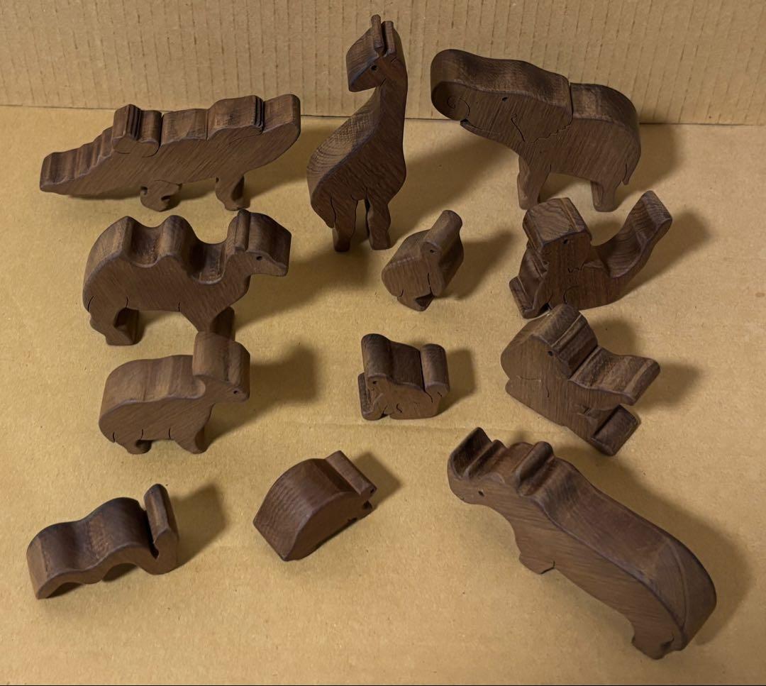 アフリカ大陸 壁掛け 動物12匹 木製パズル 29✖️25 ✖️2、2 動物 パズル