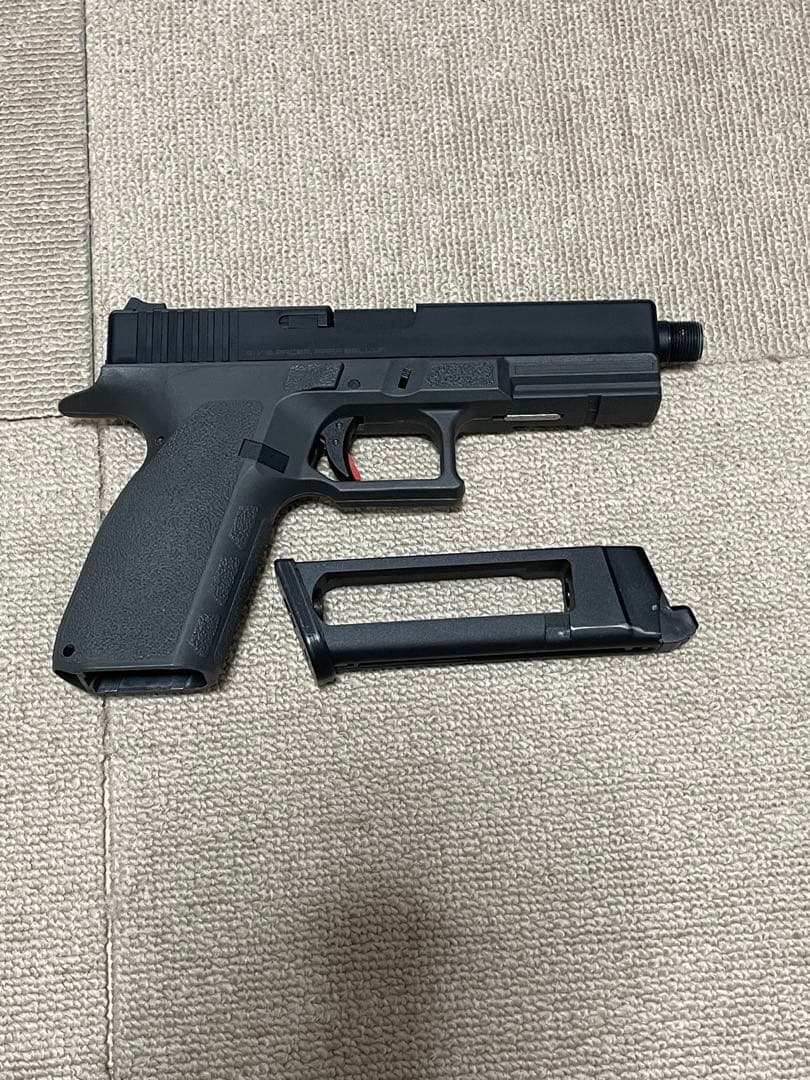 ストライカー9Q QUELL CO2ガスガン Carbon8