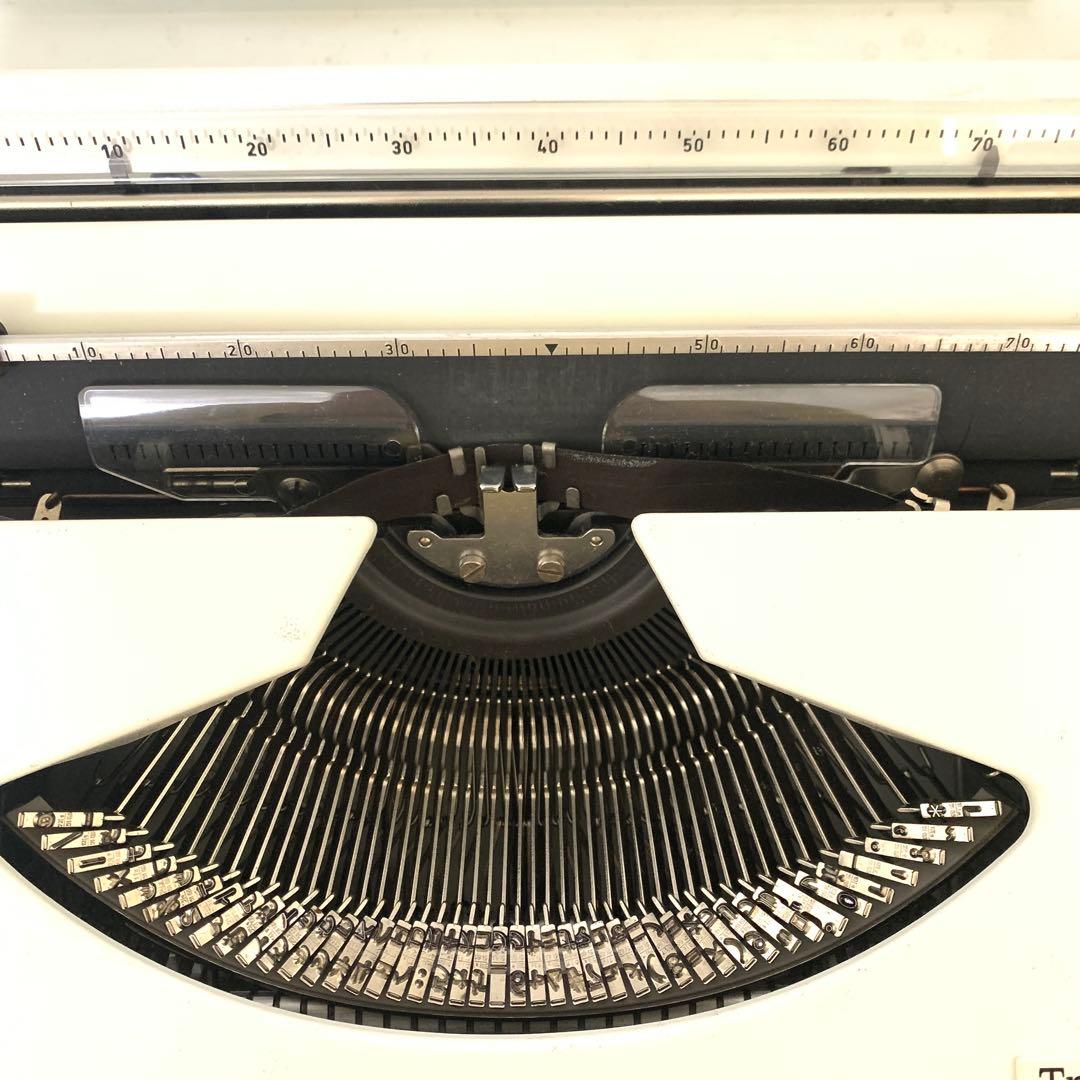 【未使用保管品】　タイプライター　OLYMPIA M70411-1