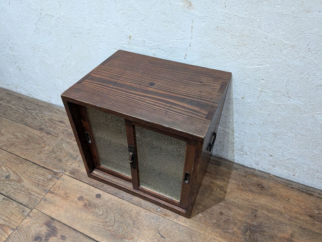 1111 アンティーク ダイヤガラスのキャビネット 飾り棚 ケース 古家具