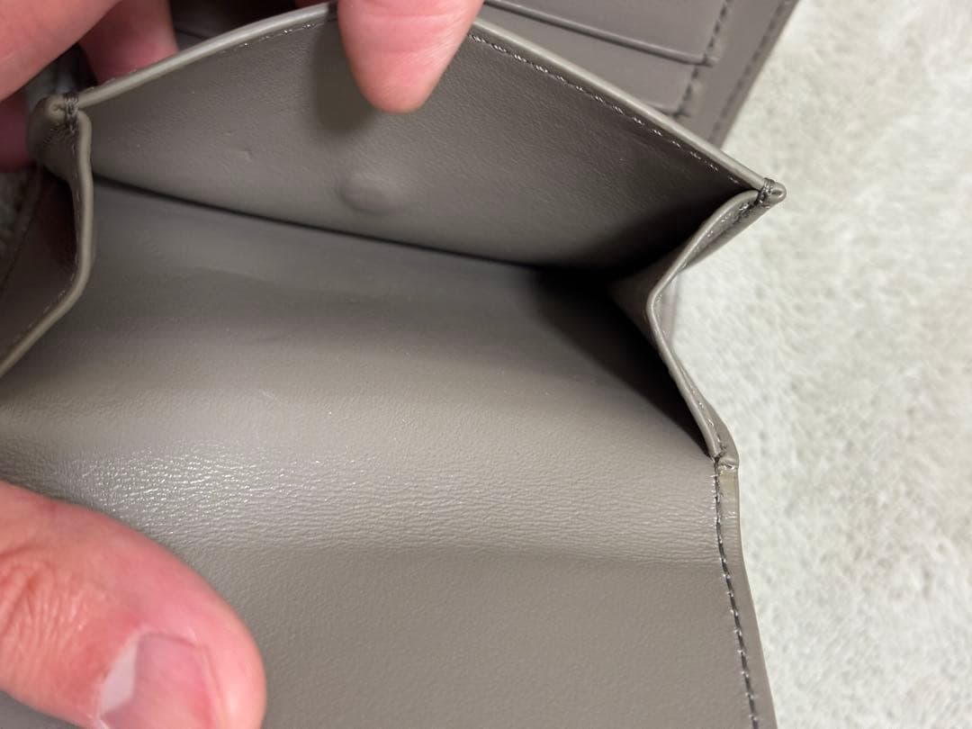 CELINE コンパクト財布 Small Tri-Fold Pebble