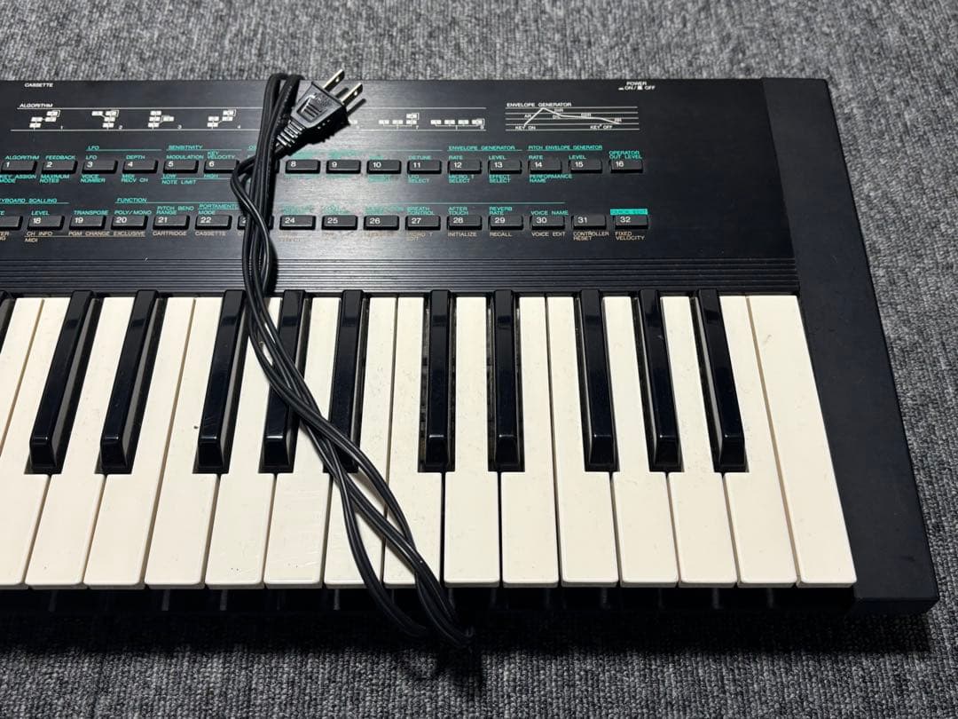 YAMAHA V2 キーボード シンセサイザー