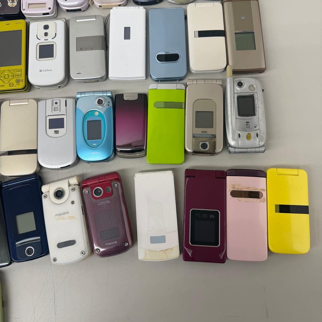 ガラケー 110個まとめ売り ジャンク品 折りたたみ式携帯電話セット