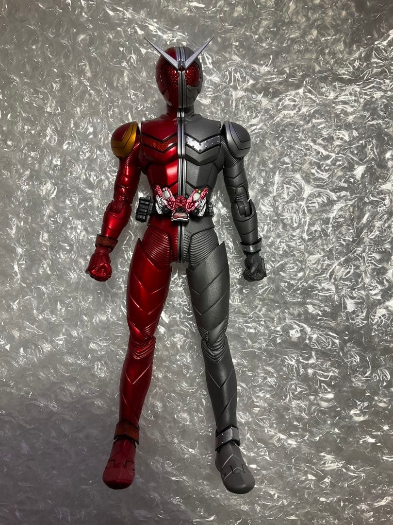 【中古品】S.H.Figuarts 真骨頂 仮面ライダーWヒートメタル 風都探偵