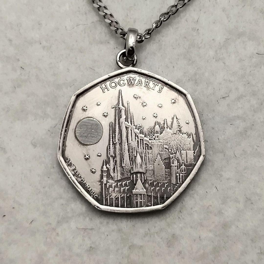 ハリー・ポッター ホグワーツ城 イギリスのコインネックレス