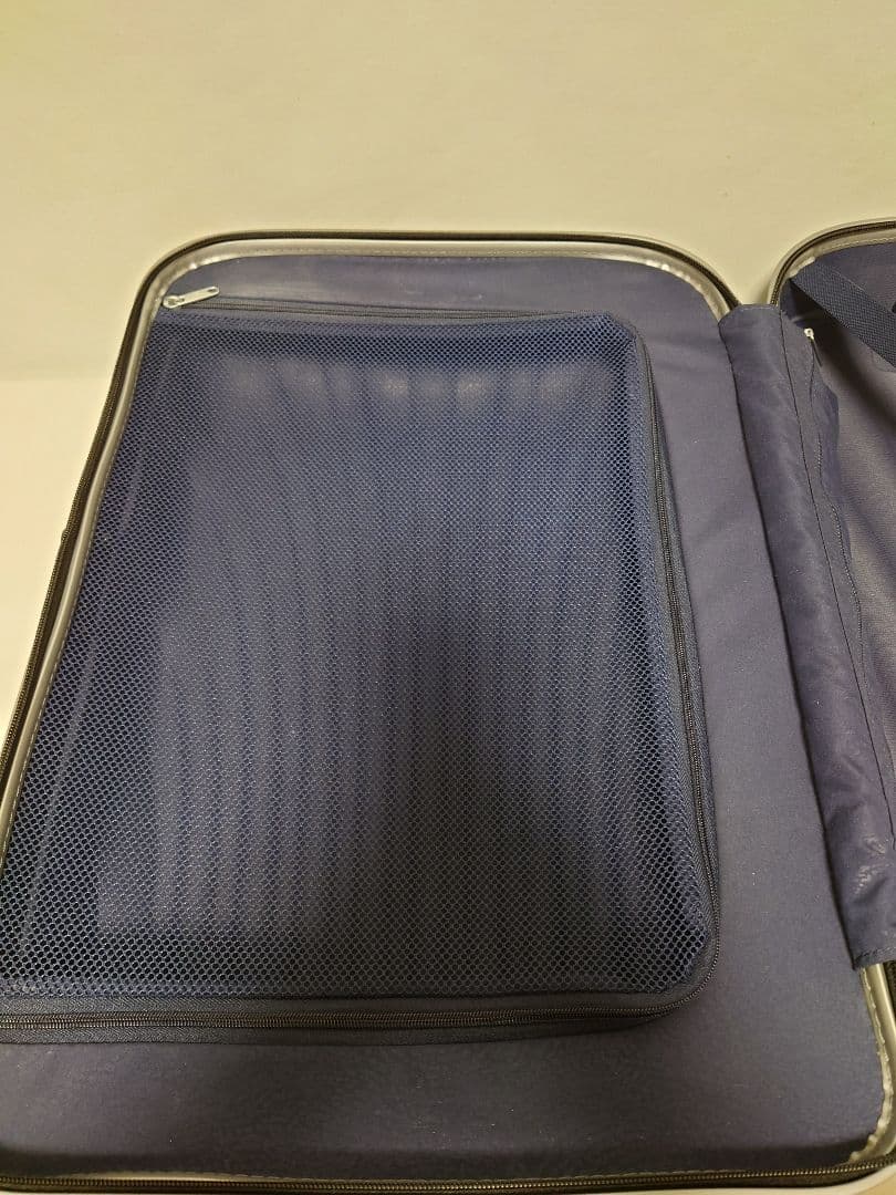 美品✨サムソナイト コスモライト スピナー61 シルバー 50L 2.4kg