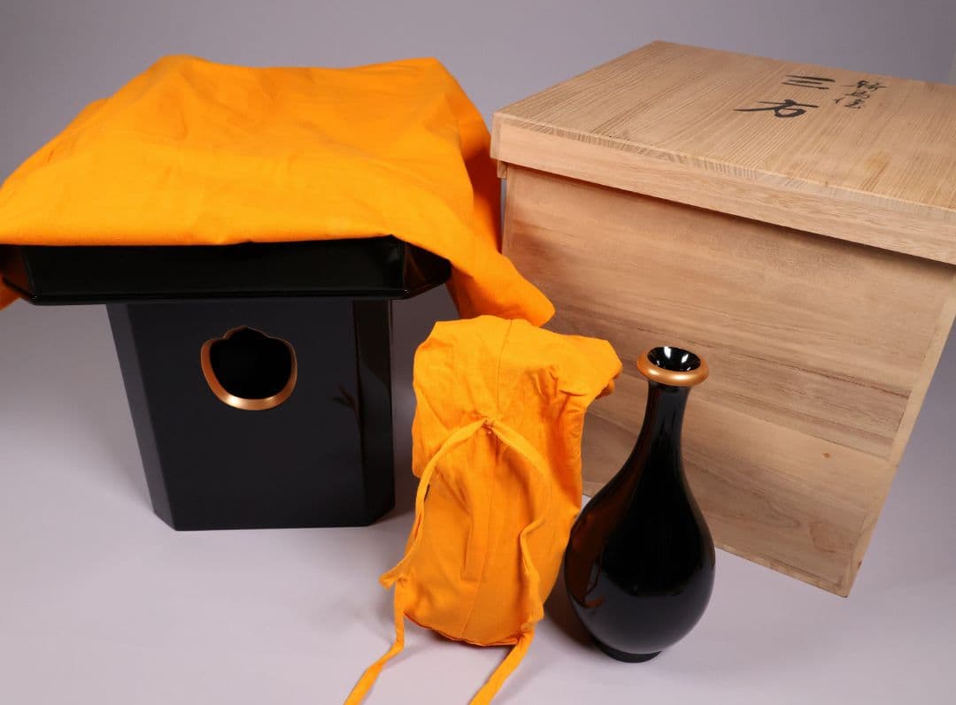 漆芸 輪島塗 久保田春光堂 三方台・瓶子一対 三宝 木製 仏具【MA497】