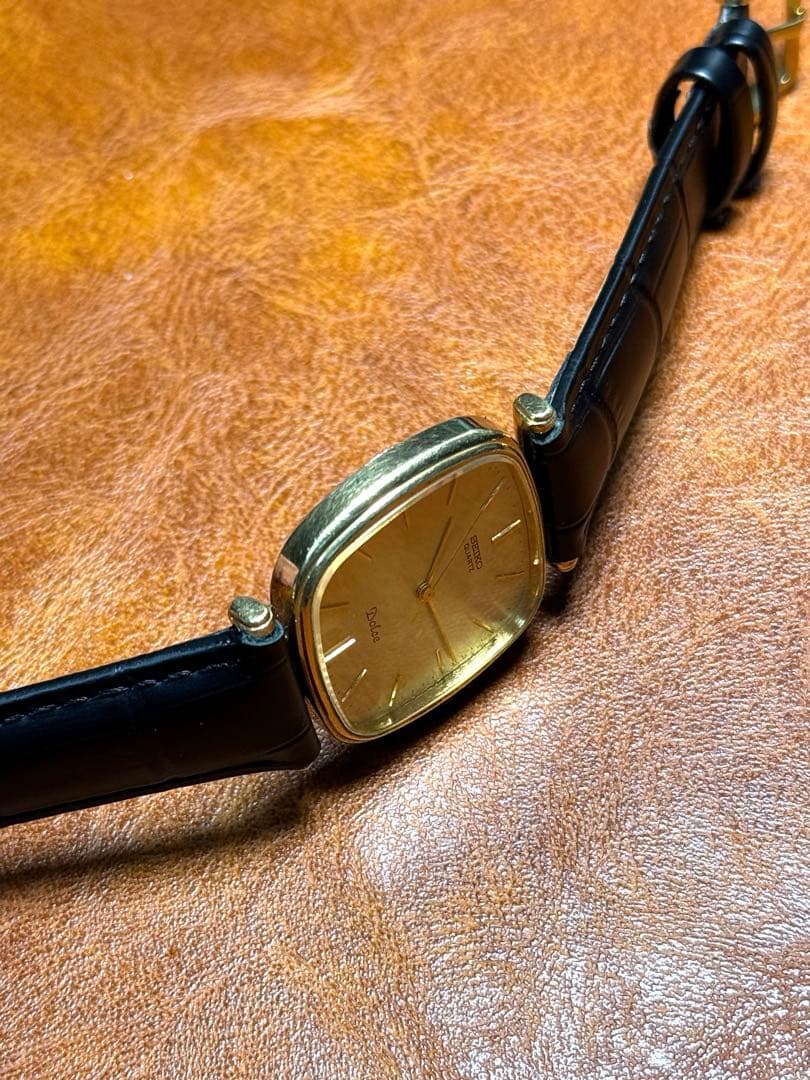 A17 希少 稼動品 SEIKO DOLCE スクエア型　80年代