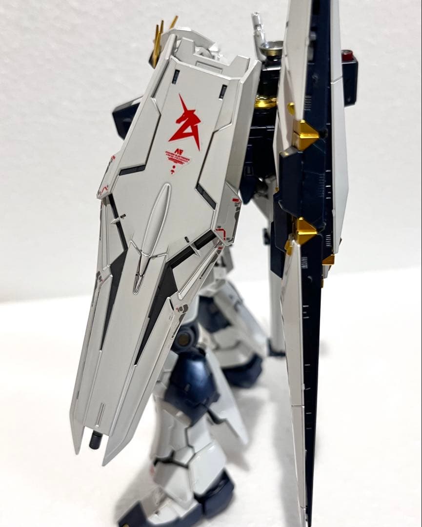 1/144 RG νガンダム チタニウムフィニッシュ 完成品