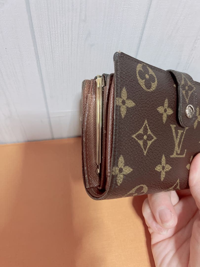 【人気モデル】Louis Vuitton ルイヴィトン 二つ折り財布 モノグラム
