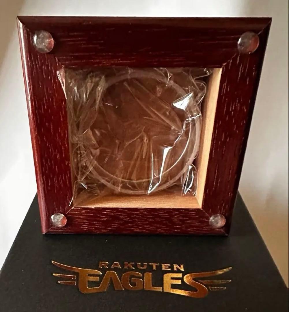 楽天イーグルス 黒川史陽選手 直筆サイン入りボール ケース 飾り台付 新品