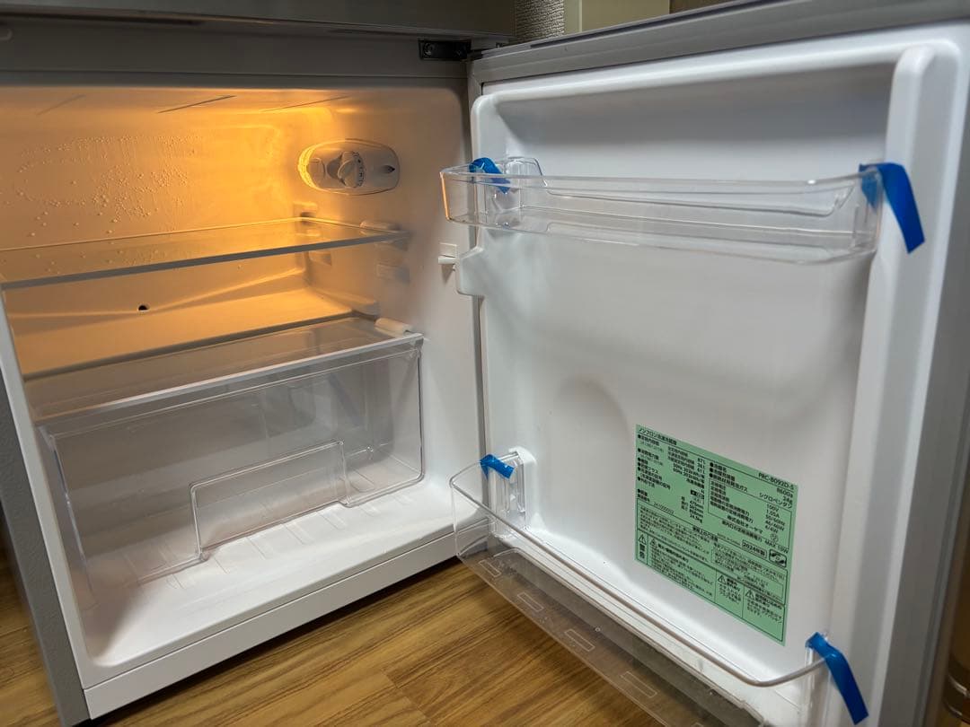 シルバー 二段式冷蔵庫 上部冷凍室