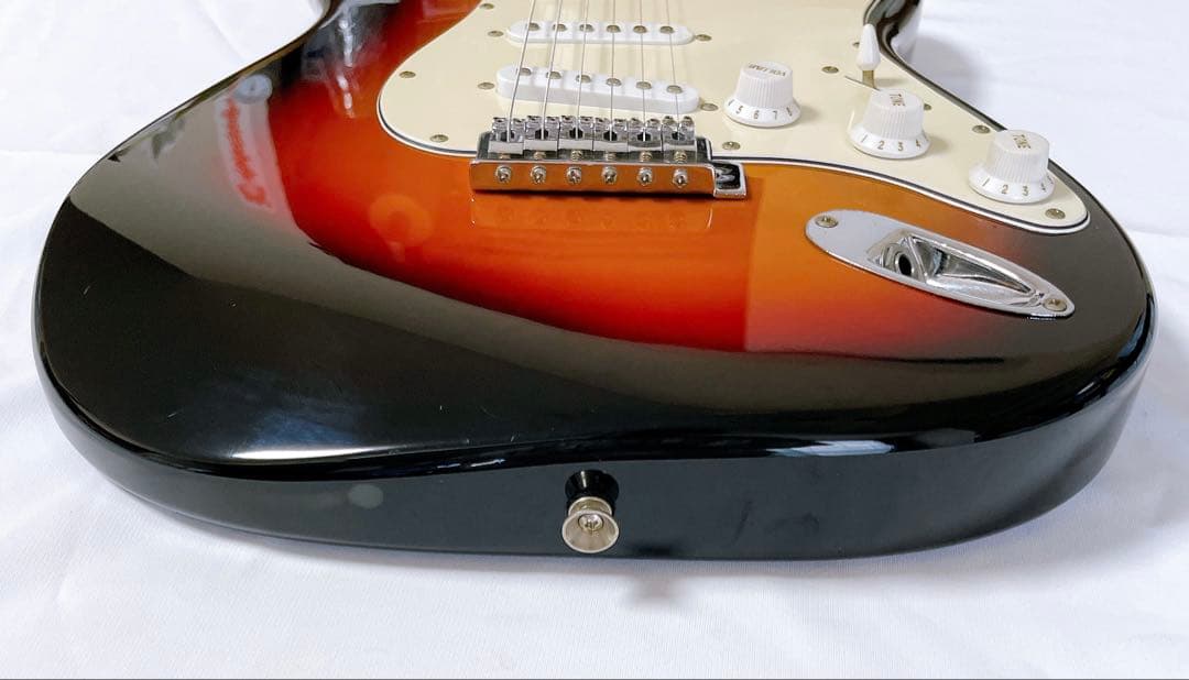 bacchus universe series　サンバースト　ストラトタイプ