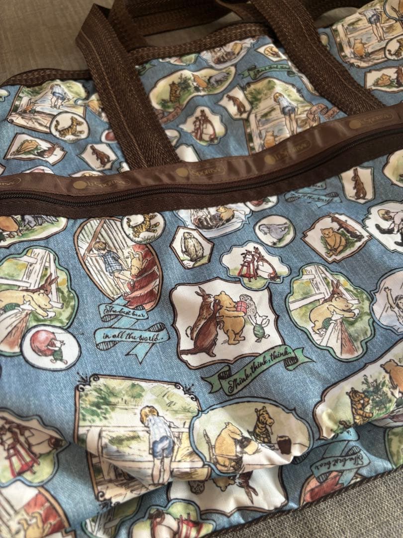 LeSportsac：ディズニークラシックプーコレクション ウィークエンダー