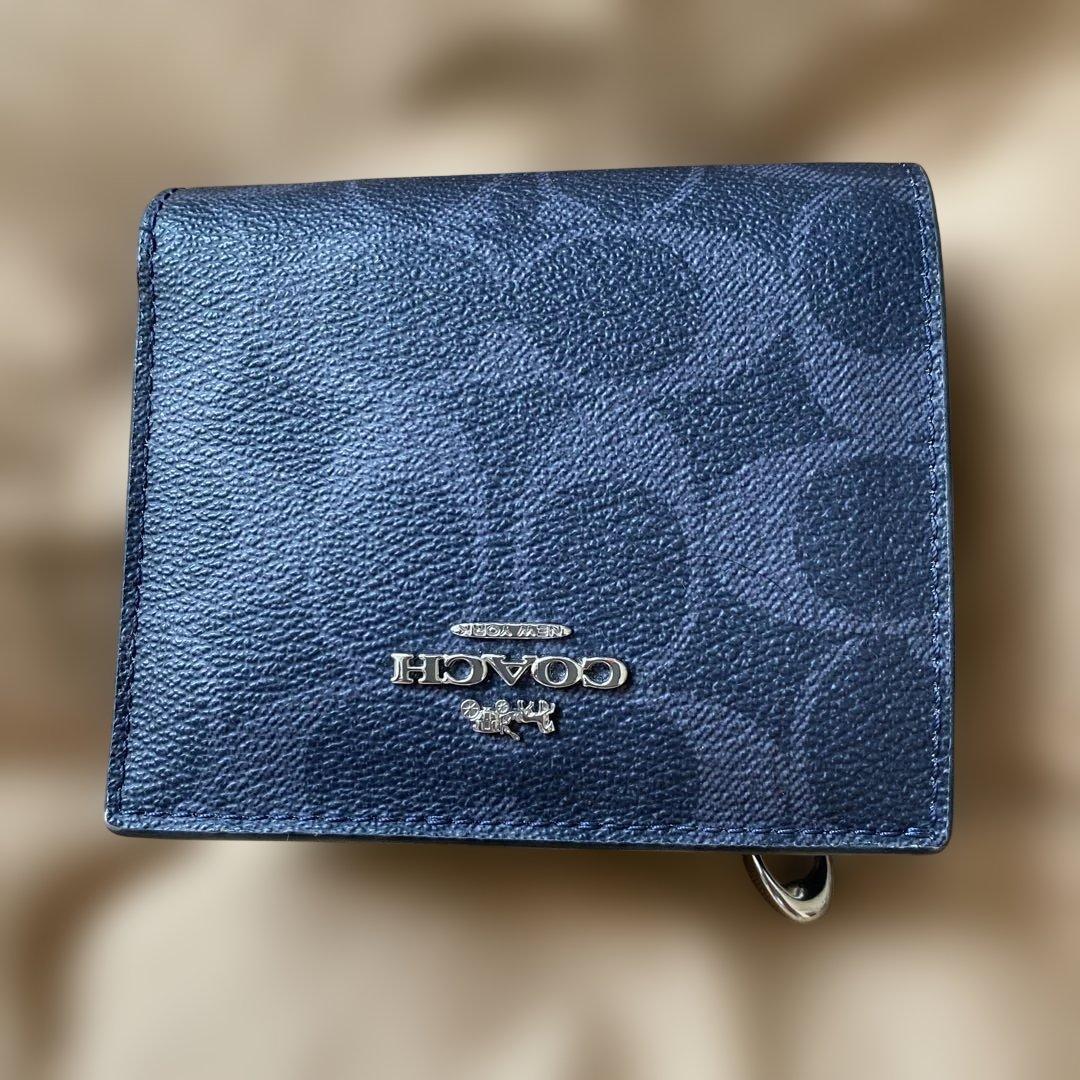 COACH ネイビー 二つ折り財布 - メルカリ