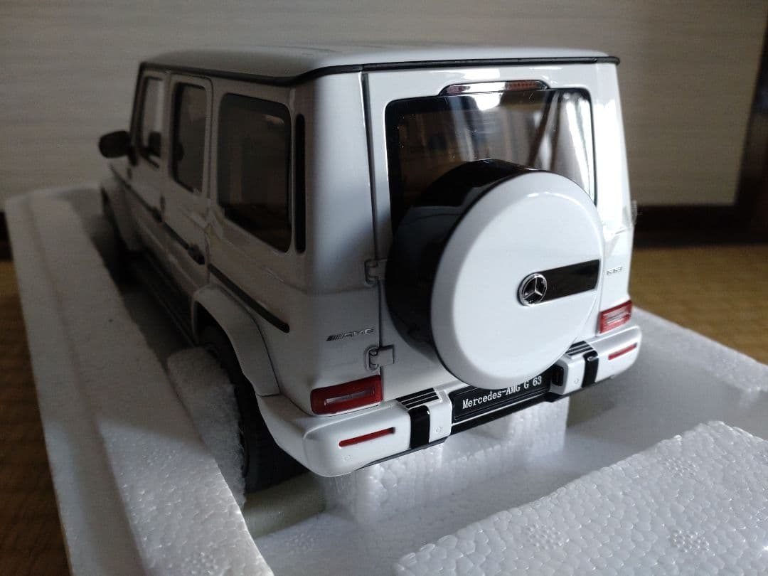 ミニカー Almost Real G63 AMG 1/18