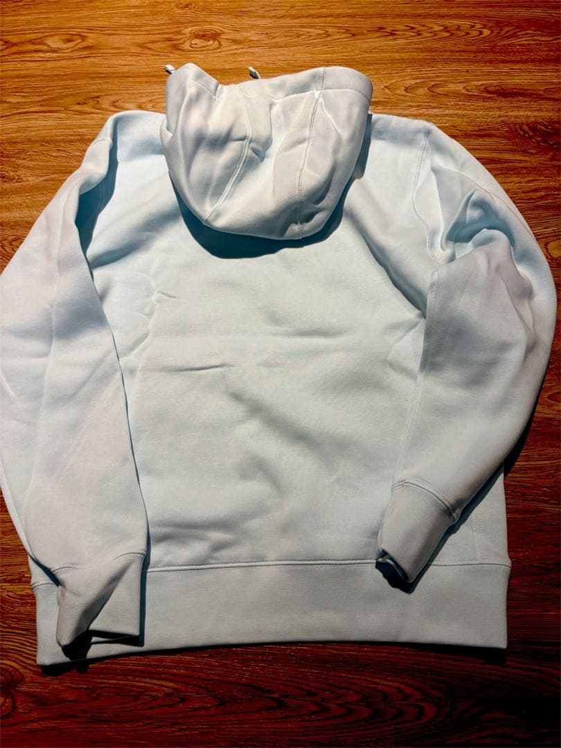 NIKE 新品未使用　フーディー　パーカー　裏起毛　Mサイズ