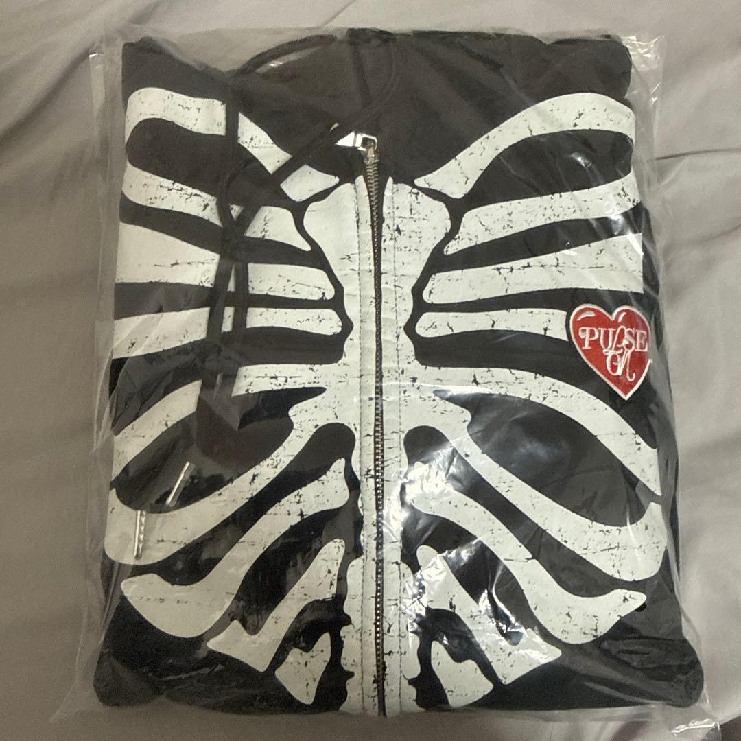 新品未開封TREASURE PULSE ON ジップアップ フーディーMブラック