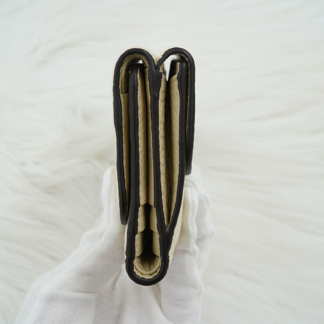 ほぼ未使用品　Chloe クロエ　三つ折り財布　レザー　ロゴグラム　アイボリー