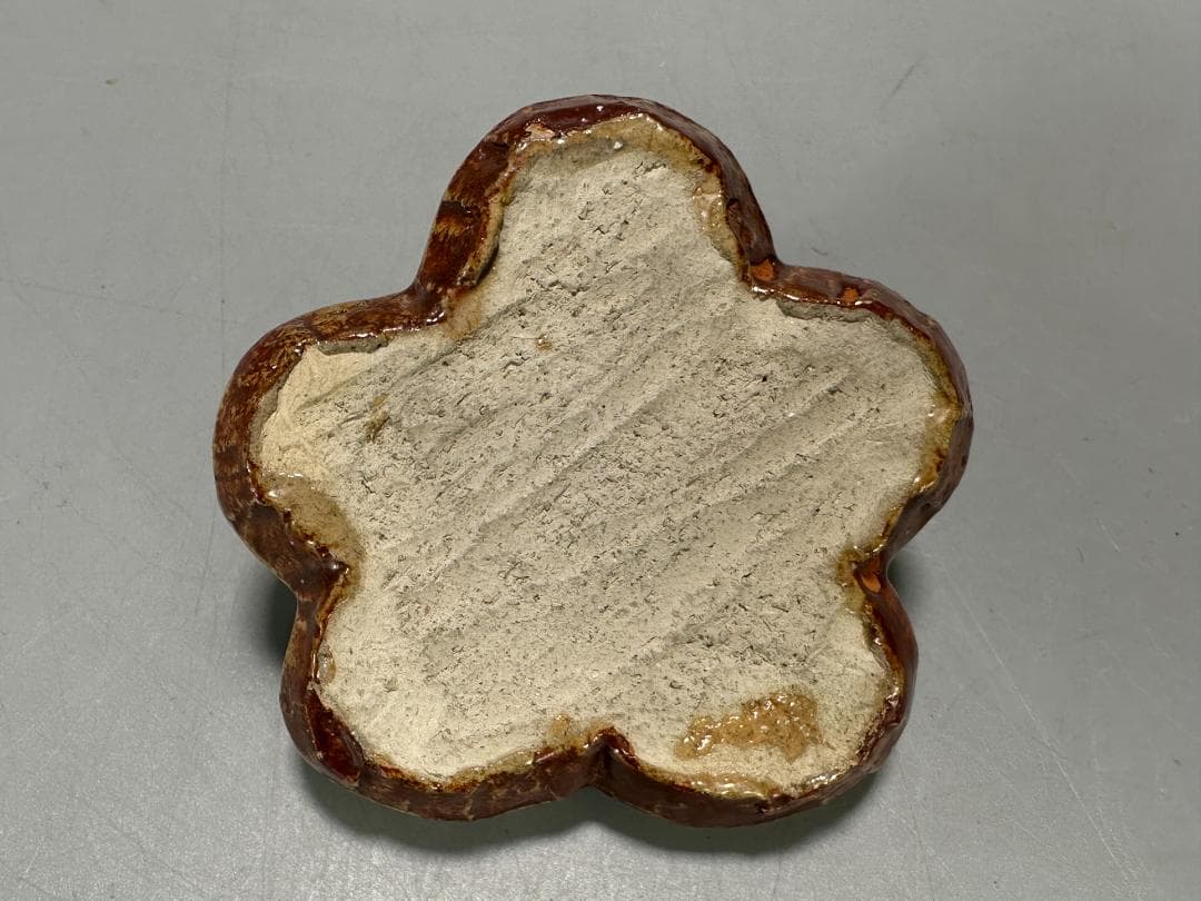 志野焼　香道具　梅形香合　蓋物