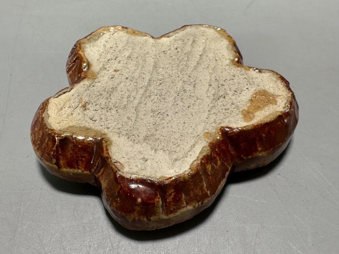 志野焼　香道具　梅形香合　蓋物