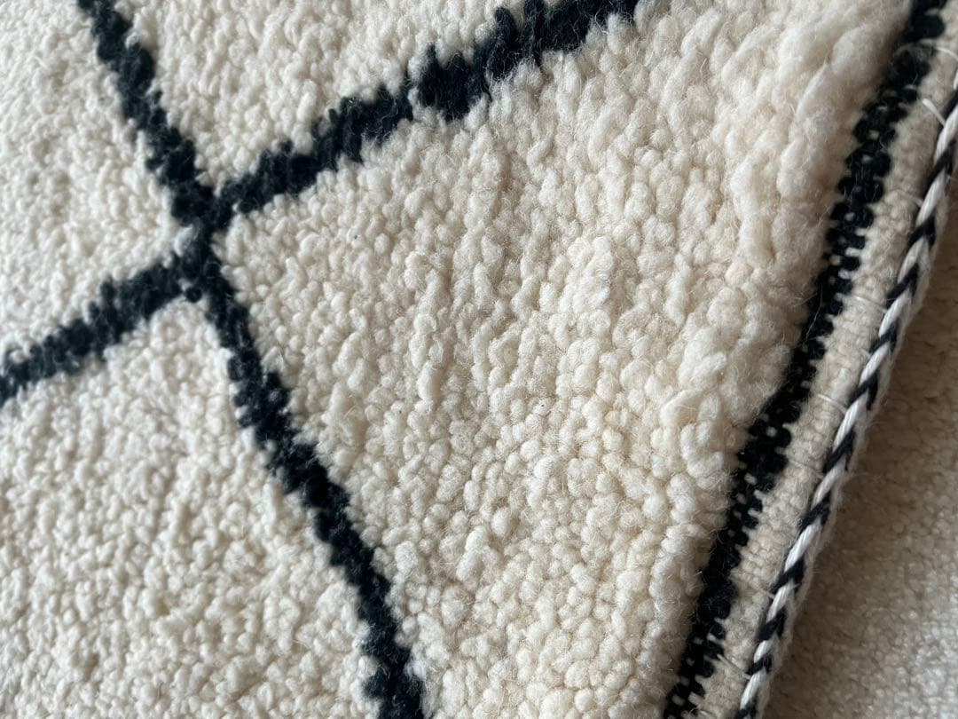 ベニワレン　クッションカバー新品 56cm×49cm