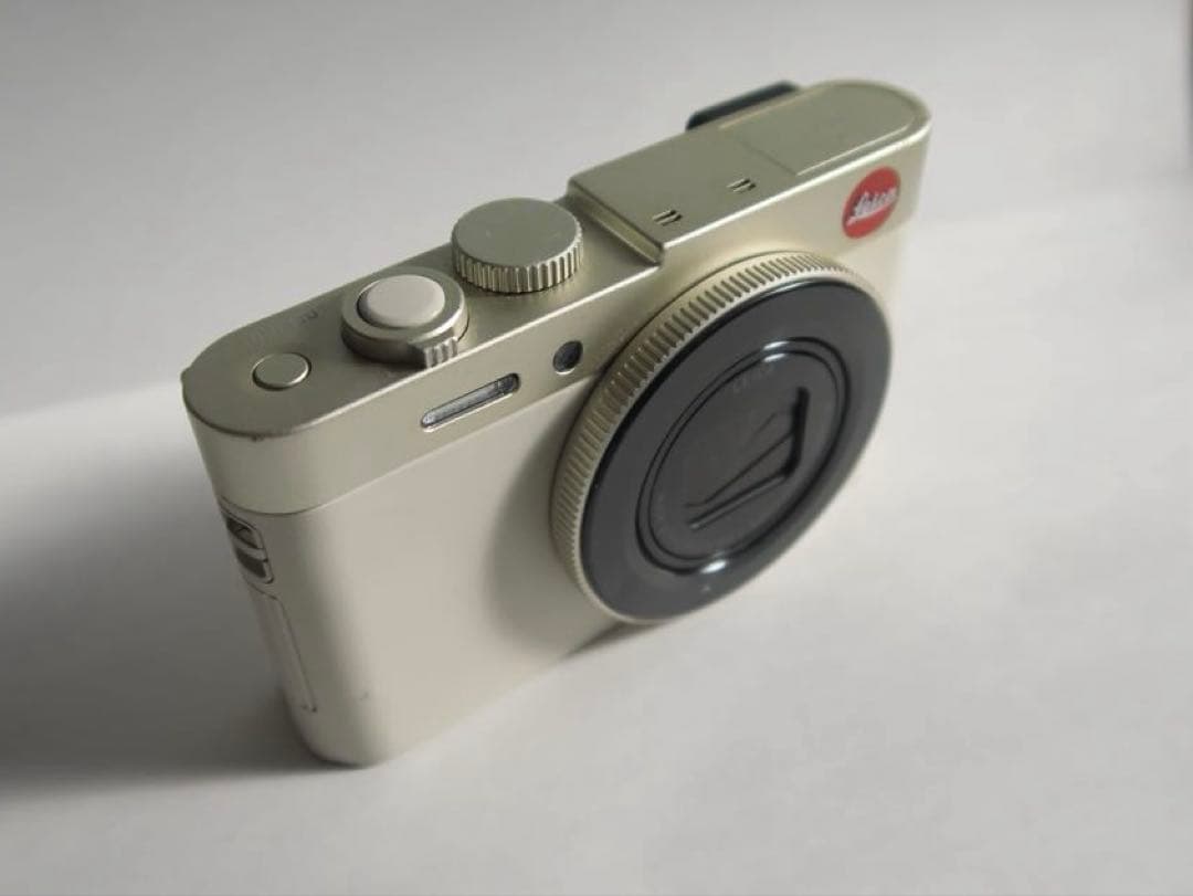 Leica C type112 コンパクトデジタルカメラ ホワイト leica C type 112 compact camera by AUDI design