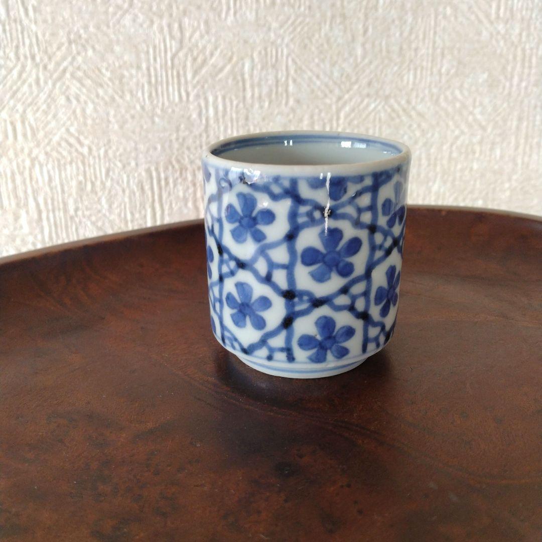 古伊万里染付氷裂小花文覗き猪口