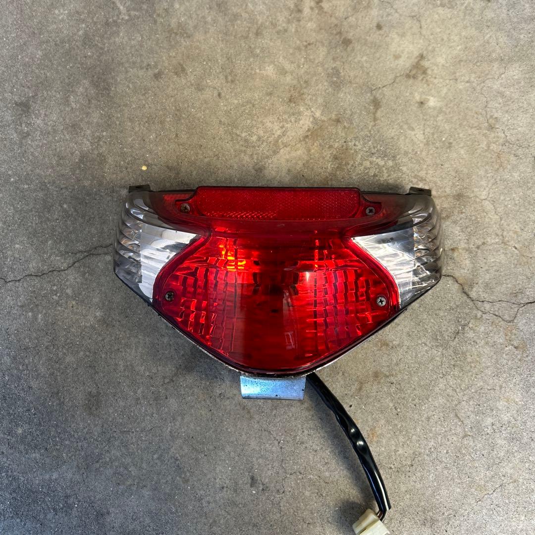アドレスv125g紅白テールランプ 売約済み - メルカリ