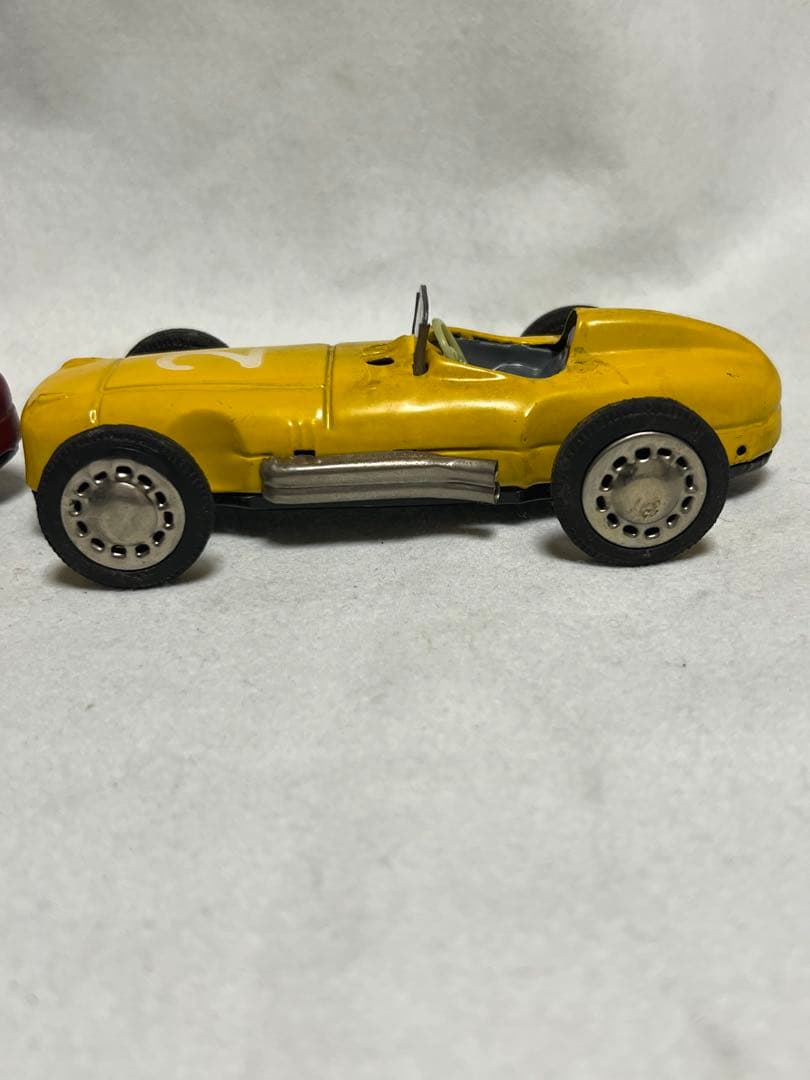 ドイツ製　ヴィンテージ1940年〜1970年　ベンツのブリキ自動車　2個セット