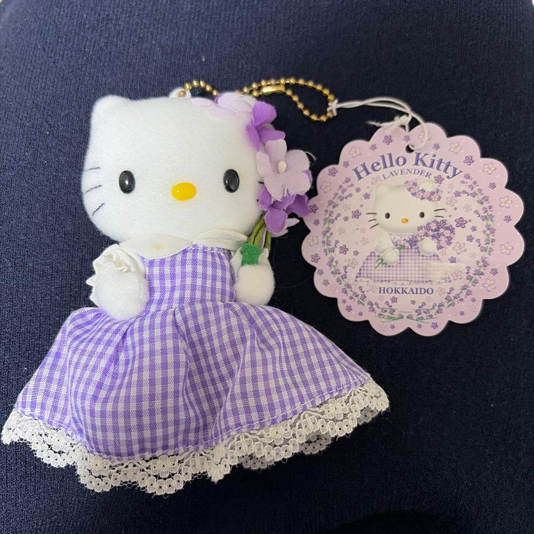 激レア！限定ハローキティ 北海道 富良野　マスコット　サンリオ 限定ハローキティ 北海道 富良野 ぬいぐるみマスコット サンリオ