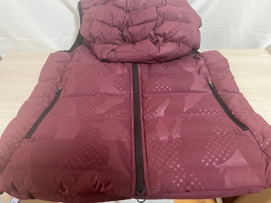 定価7.4万 MARK & LONA カモフラ ダウンベスト 38 ボルドー