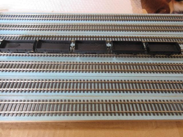 C形タンクが牽引する 無蓋貨車 8点セット　HOゲージ（金属製）