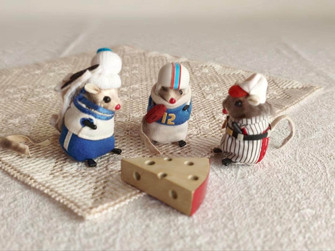 vintage figure ❀ふんわり可愛い ラグビー選手の ネズミくん チーズ