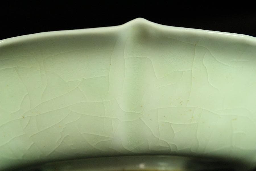 中国美術 白磁 刻草花紋 盤 φ16cm 影青(K-XA680)