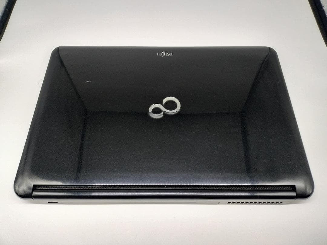 FUJITSU】爆速 Core i7/新品SSD256GBノートパソコン D9
