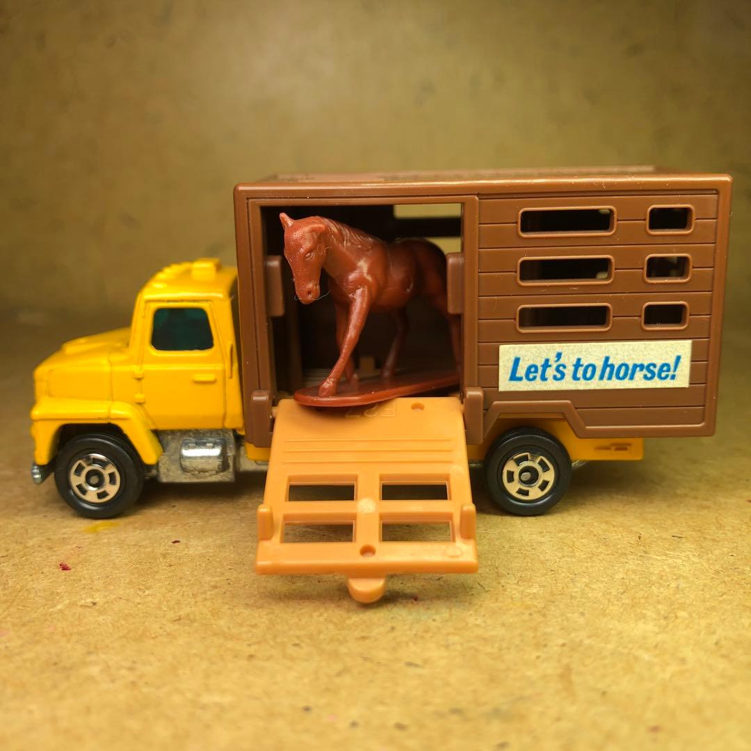 トミカ フォード キャトル トラック　青箱NO.F62 馬運搬車箱無 日本製