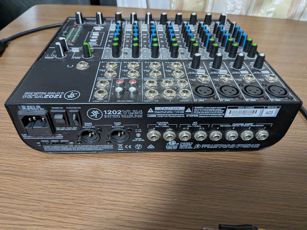 Mackie 1202VLZ4 アナログミキサー
