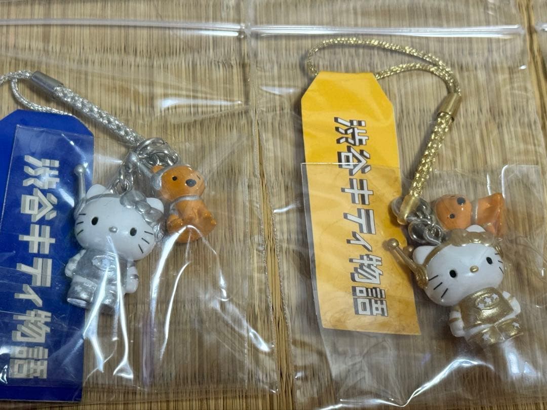 希少レア！ご当地　東京限定ハローキティ 根付け　都心バージョン16個まとめ売り