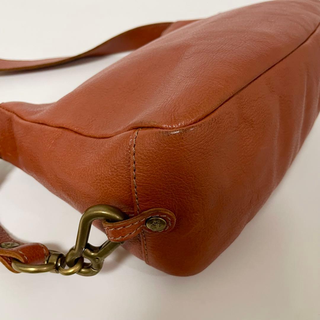 【24時間以内発送】イルビゾンテ　ショルダーバック　レザー