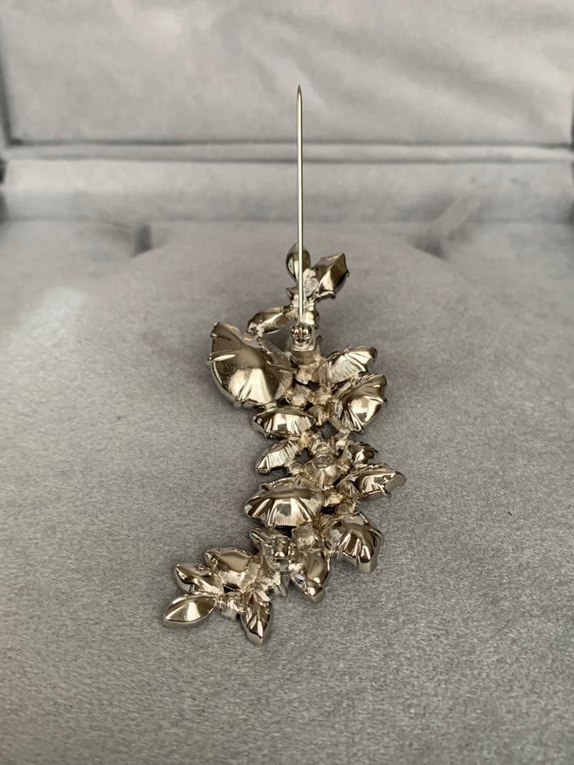 ☆SWAROVSKI☆きらきらクリア ロングブローチ/シルバー